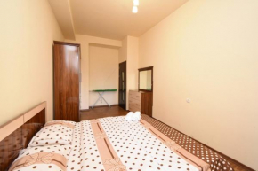 Armenak Apartment на улица бузанд